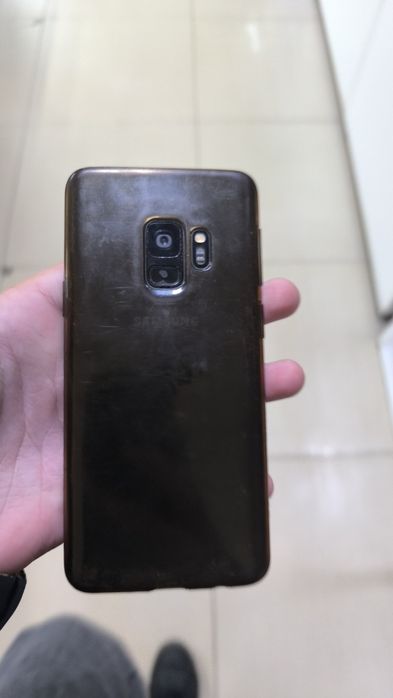 Samsung s9 в хорошем состояние