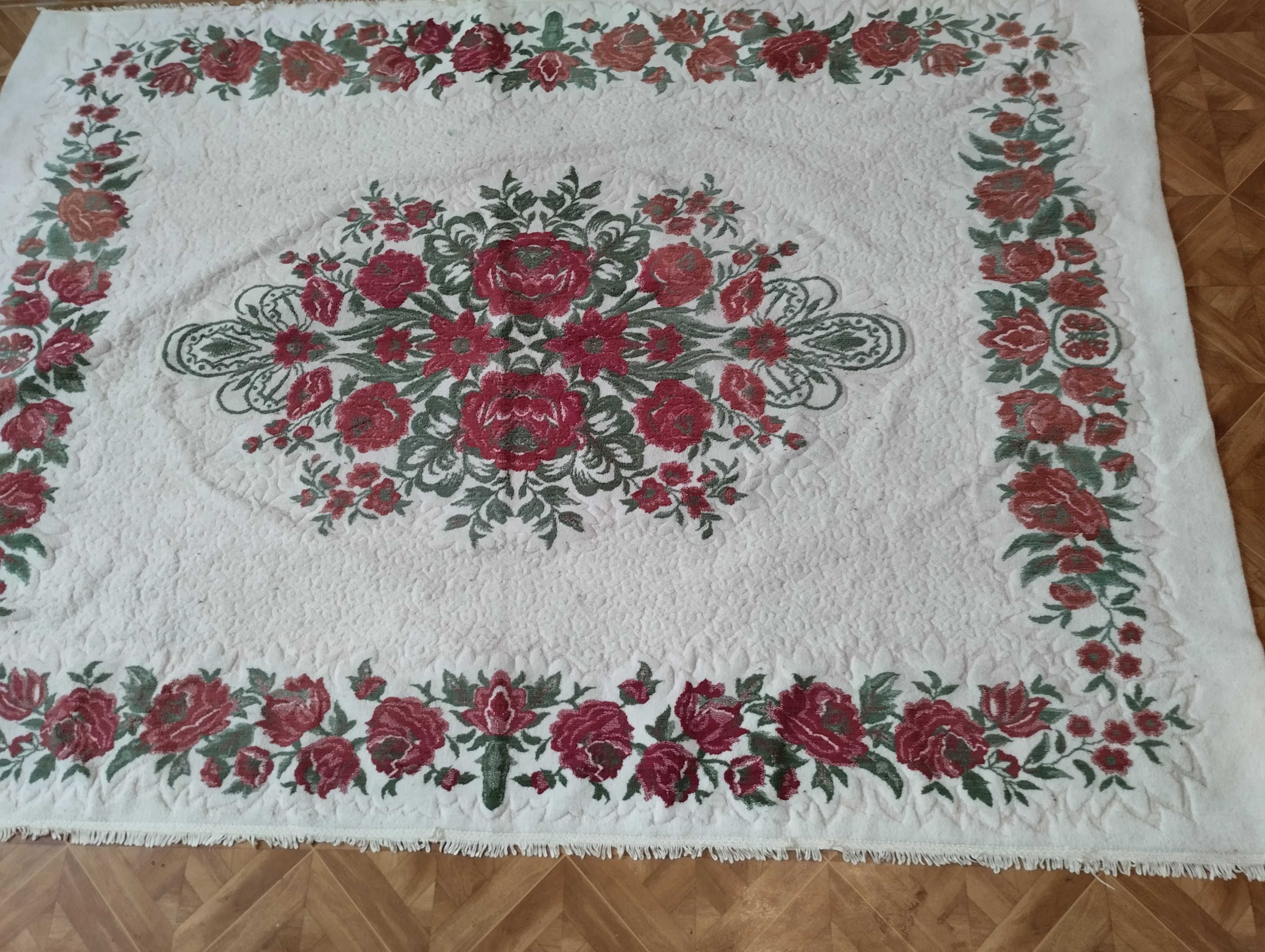 Покрывало толстое.
