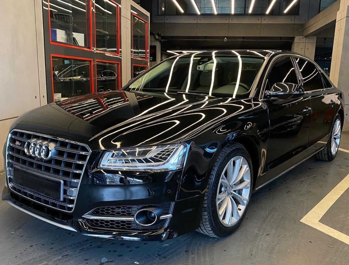 Предна броня с решетка Audi дифузьор накрайници джанти S8 D4 Facelift