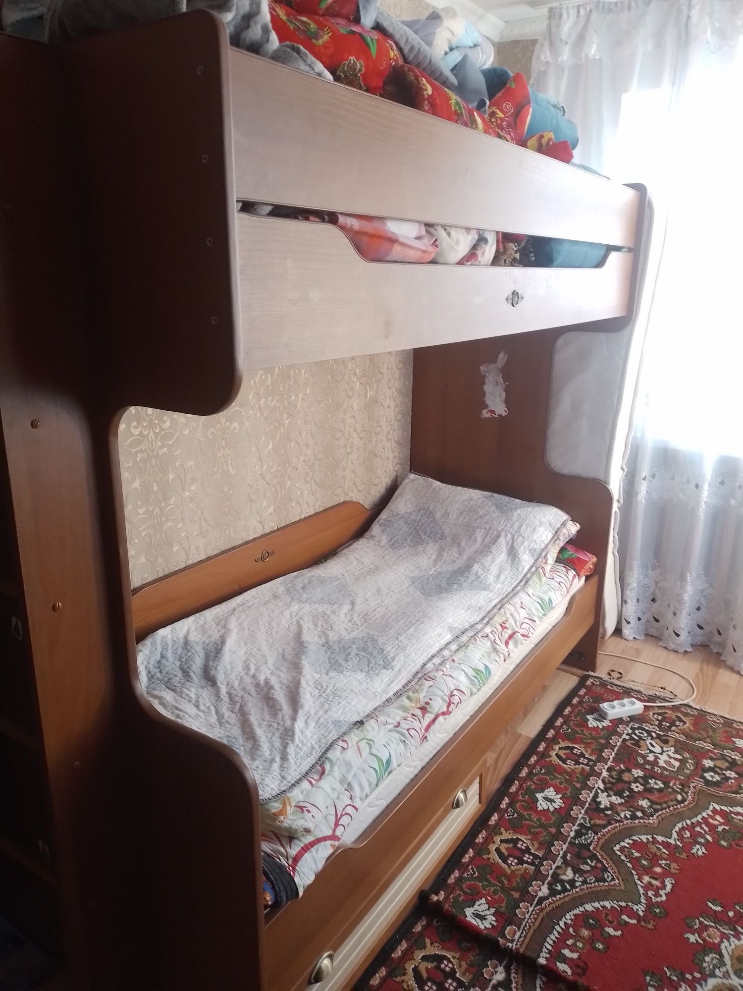 Продам кровать 2х ярусную