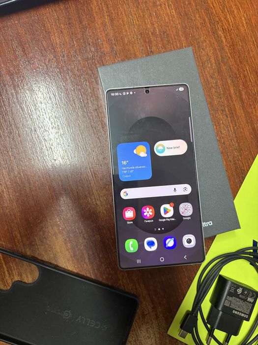 Продавам Samsung Galaxy S25 Ultra 256 Gb с гаранция от Йетел