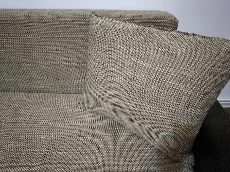 Canapea extensibila cu loc de depozitare