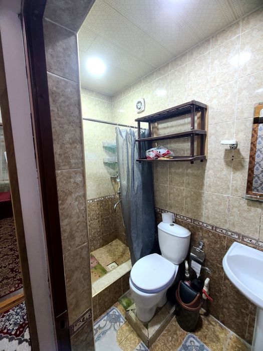 Сотилади.. 2 хона 1 этаж, Берёзка, 1 микрорайон