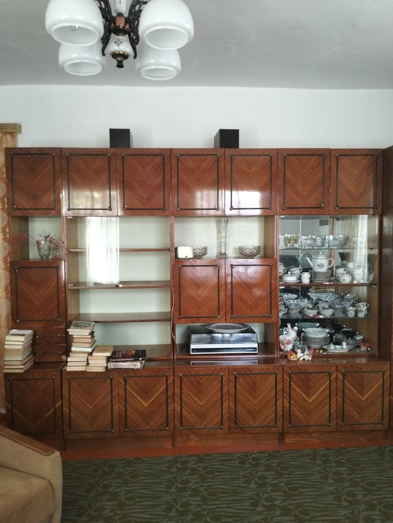 Мебель, стенка , диван с креслами, кровать