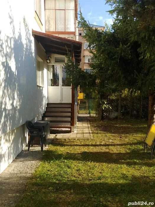 Vând apartament cu 4 camere în Grui, Câmpulung,jud Arges