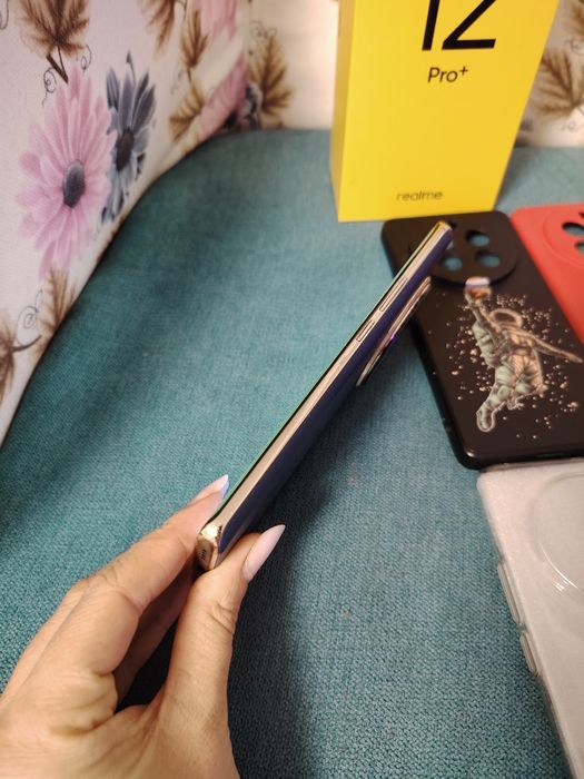 Telefon Realme 12 PRO Plus.