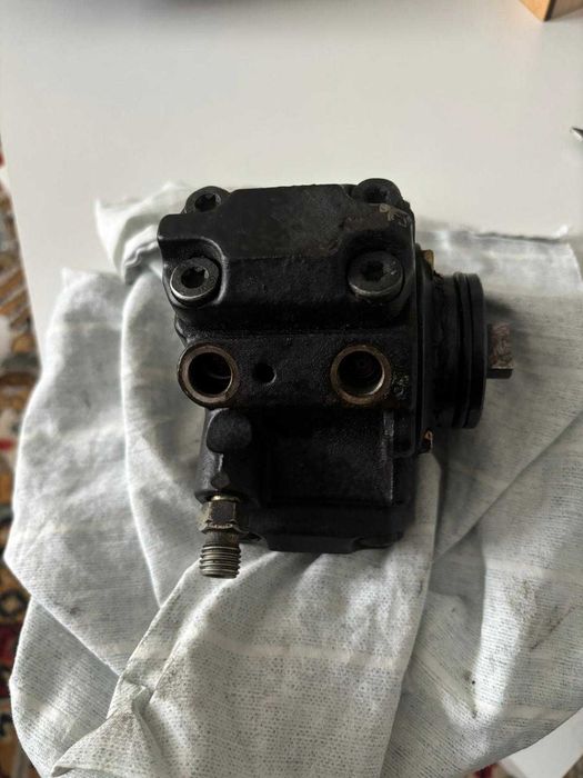 Pompa de înaltă presiune bosch originală, marca Opel Meriva 1.3 cdti