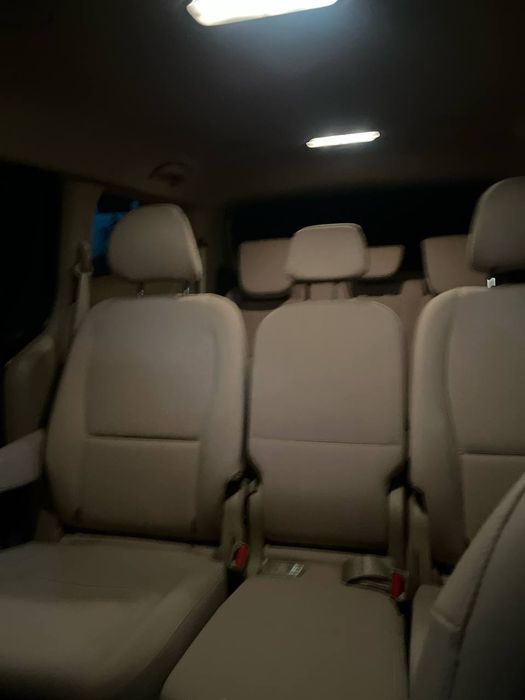 Kia Carnival. 3.3 motor