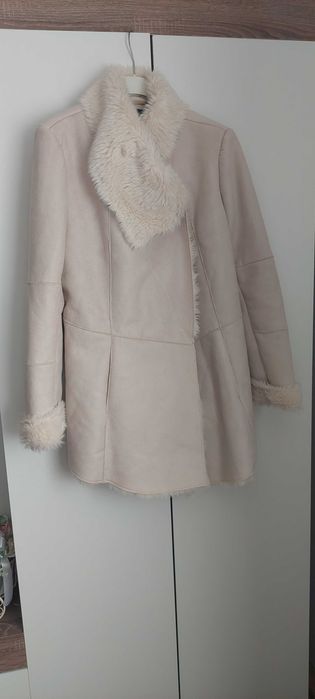 Palton  crem Bershka