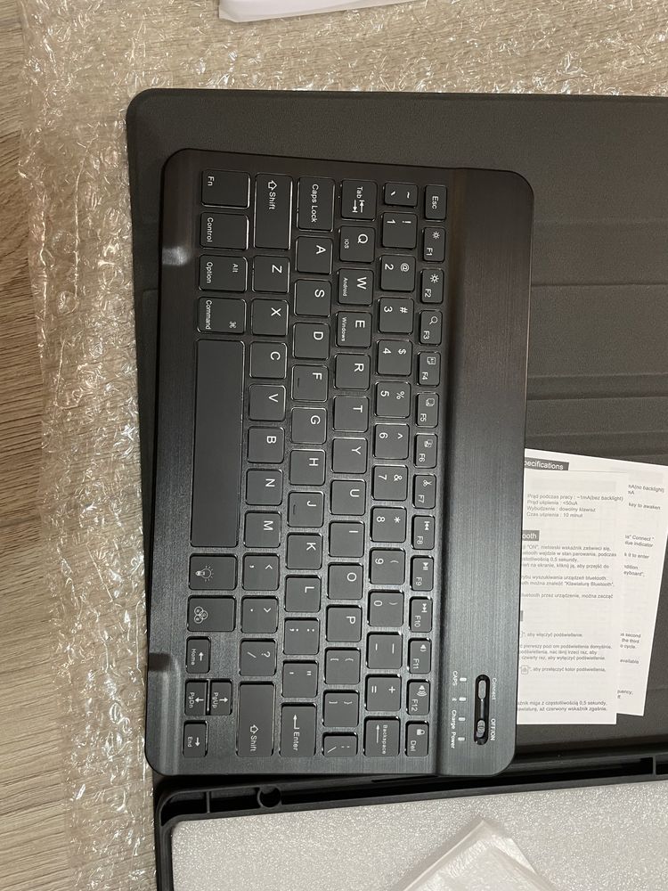 Vand Husa Tableta+tastatura nou nouta pt Samsung Galaxy Tab S9