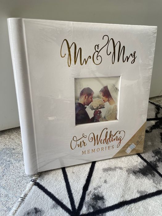 Албум за сватбени снимки, Mr&Mrs