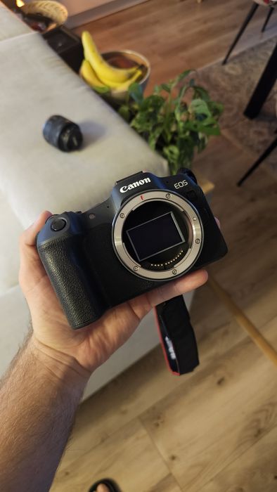 Canon R8, full FRAME , impecabil, 1 an garantie