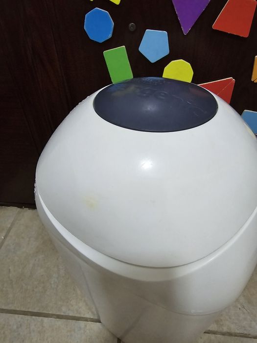 Cos scutece pampers gunoi Tommee Tippee