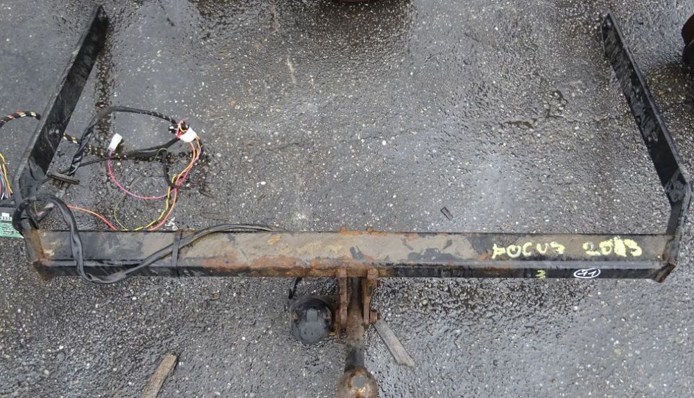 Carlig de remorcare Ford Focus 3 din 2013 hatchback