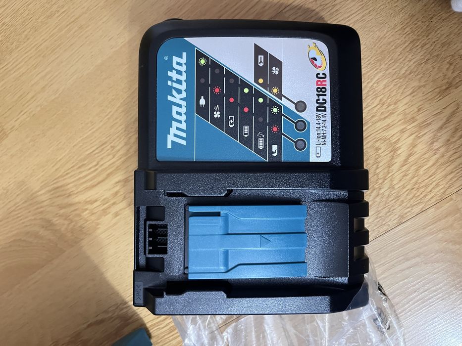 Fierastrau circular pe acumulator Makita