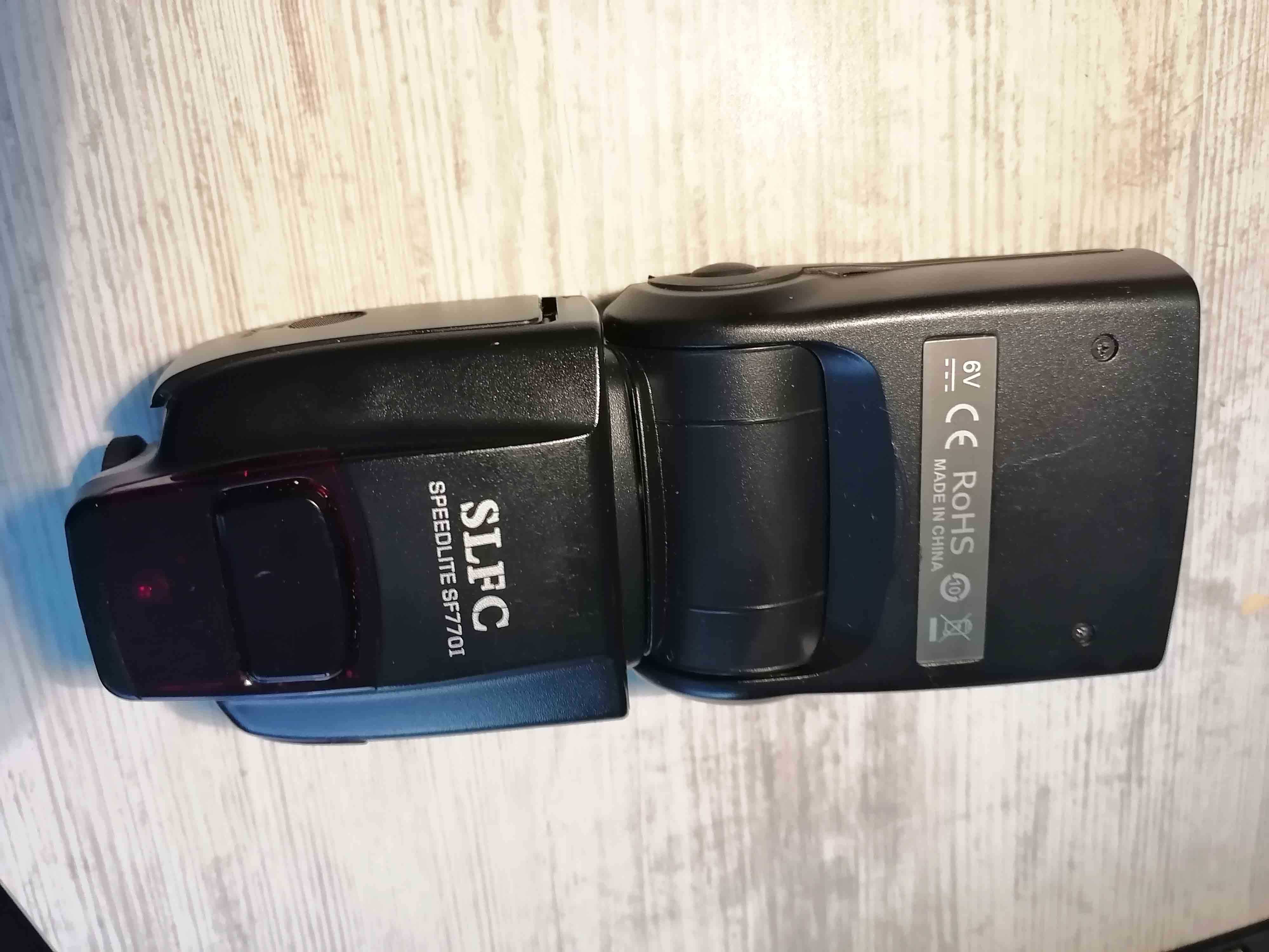 Продавам универсална фотосветкавица -SF 770 I