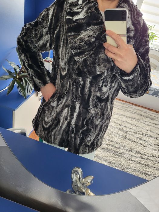 Дамско зимно  палто.