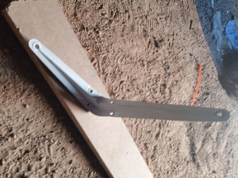 Кронштейны угловой разные