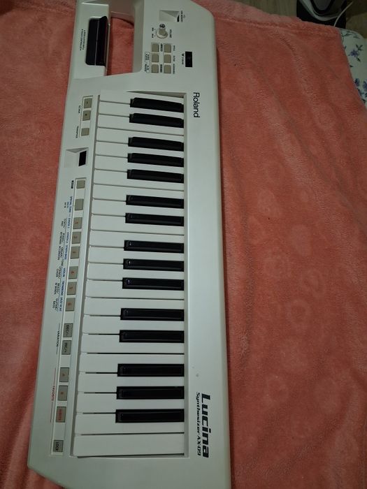 Продавам 2 бр клавири