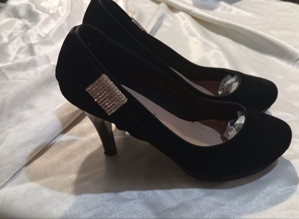 Продам обувь бу.