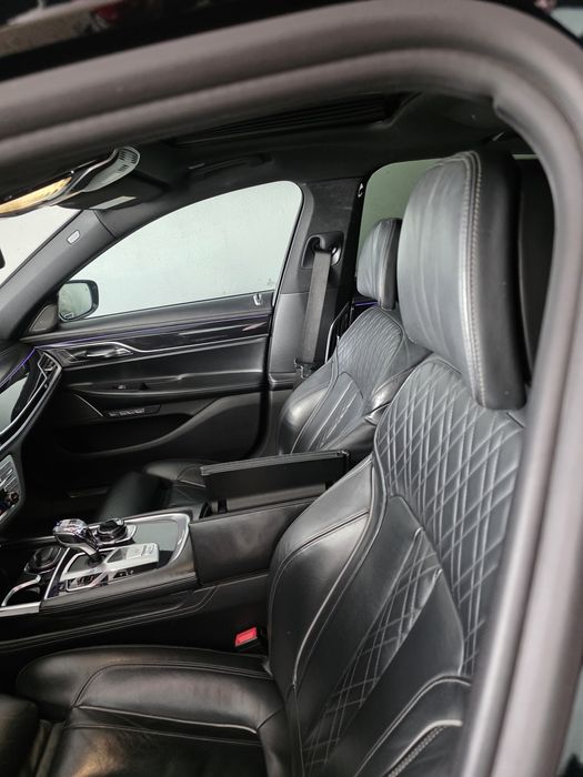 Vânzare autoturism BMW culoare neagră