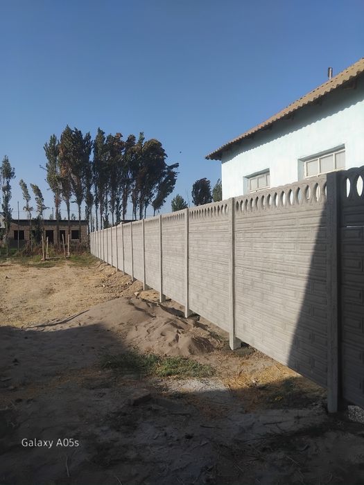 Декоративный бетонный забор