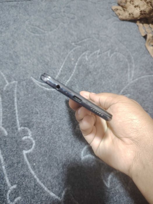 Vivo 21e 128 8+4 srochni sotladi