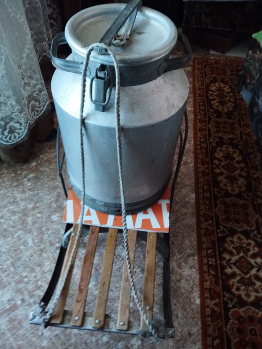 Продам санки с флягой