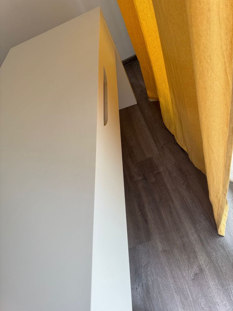 Birou alb ikea stare buna