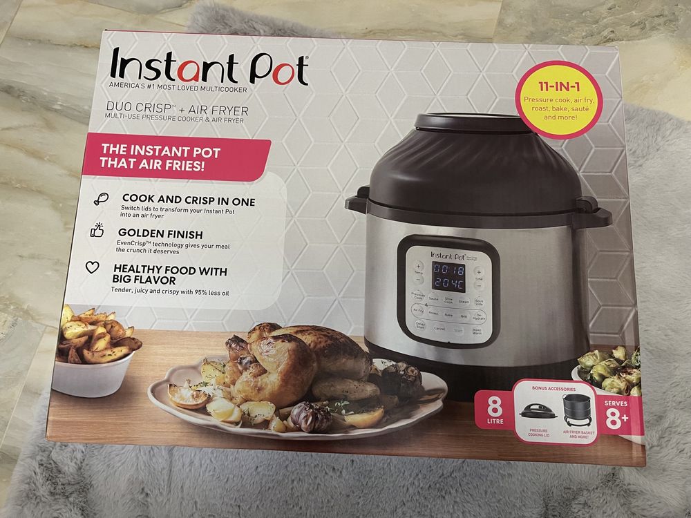 Multicooker si friteuza cu aer cald 2 in 1 Instant Pot Duo Crisp 8