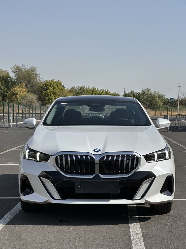 BMW i5 eDrive 35L 2025год