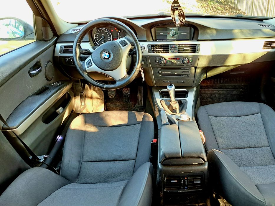 Vând Bmw E90 320 D sau schimb cu Toyota Rav 4