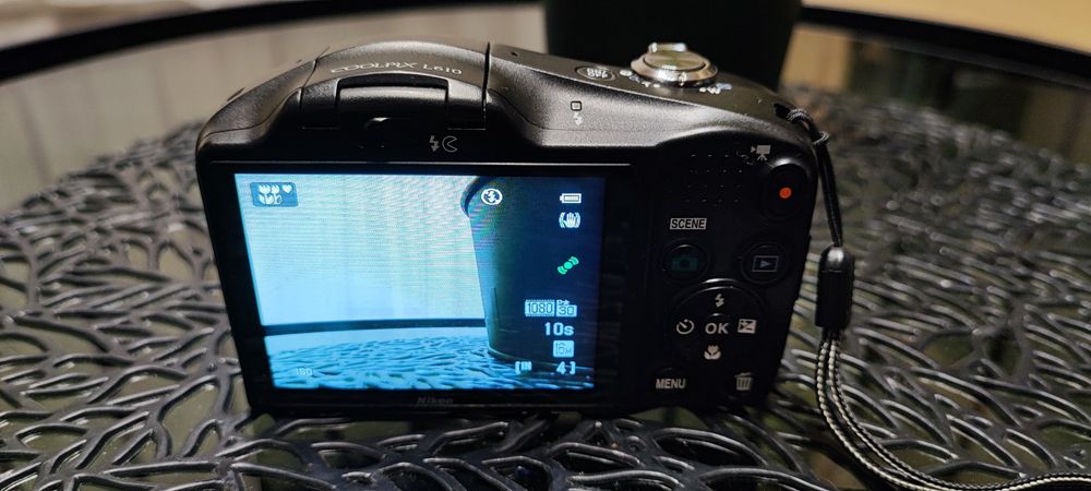 Camera Nikon Coolpix L610 16Mp baterii AA