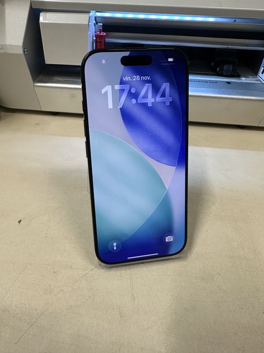 Iphone 16 pro / 128 gb / 100% baterie / folie sticla cadou