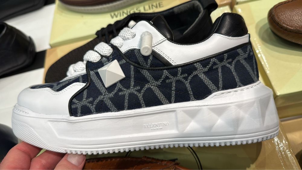 Vand adidasi Valentino marime 46