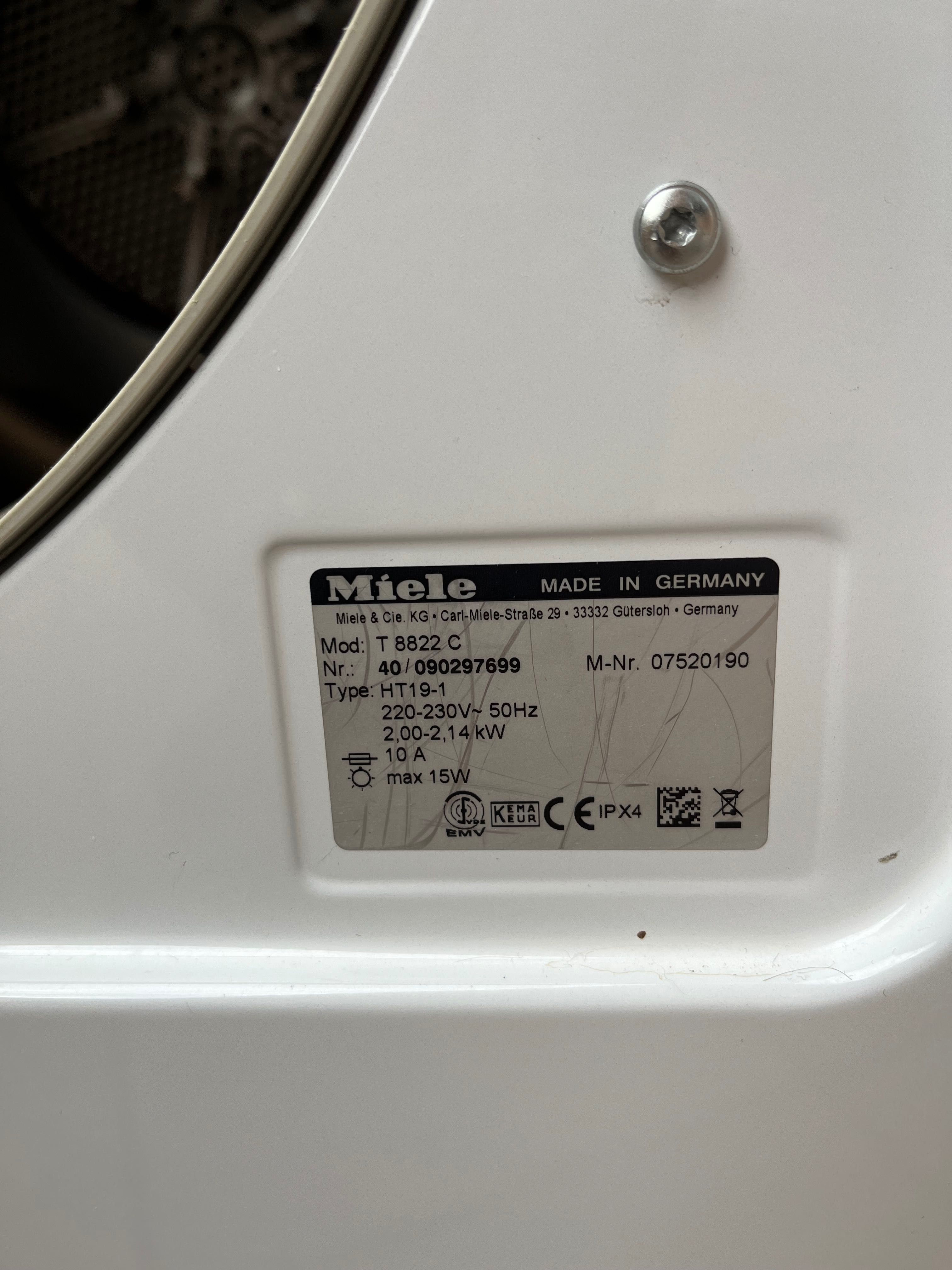 Сушилня Miele T8822C