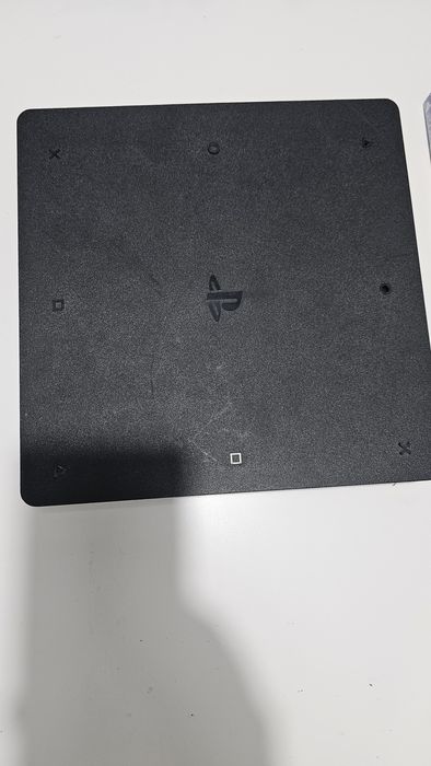 PlayStation 4 Slim 500gb 2 manete+4 jocuri!!!