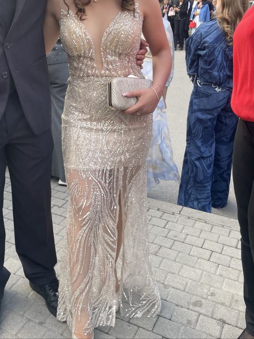 Бална абитуриенска рокля