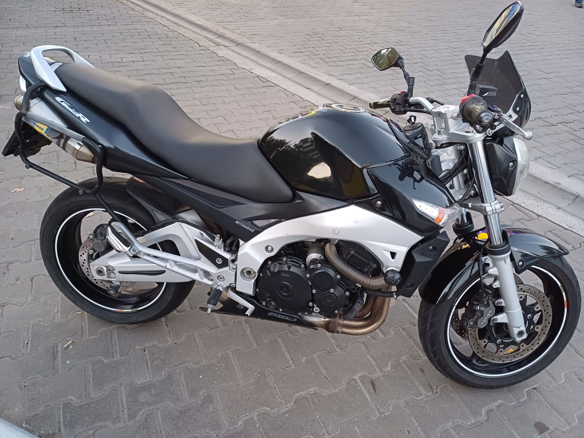 Vand Suzuki GSR 600