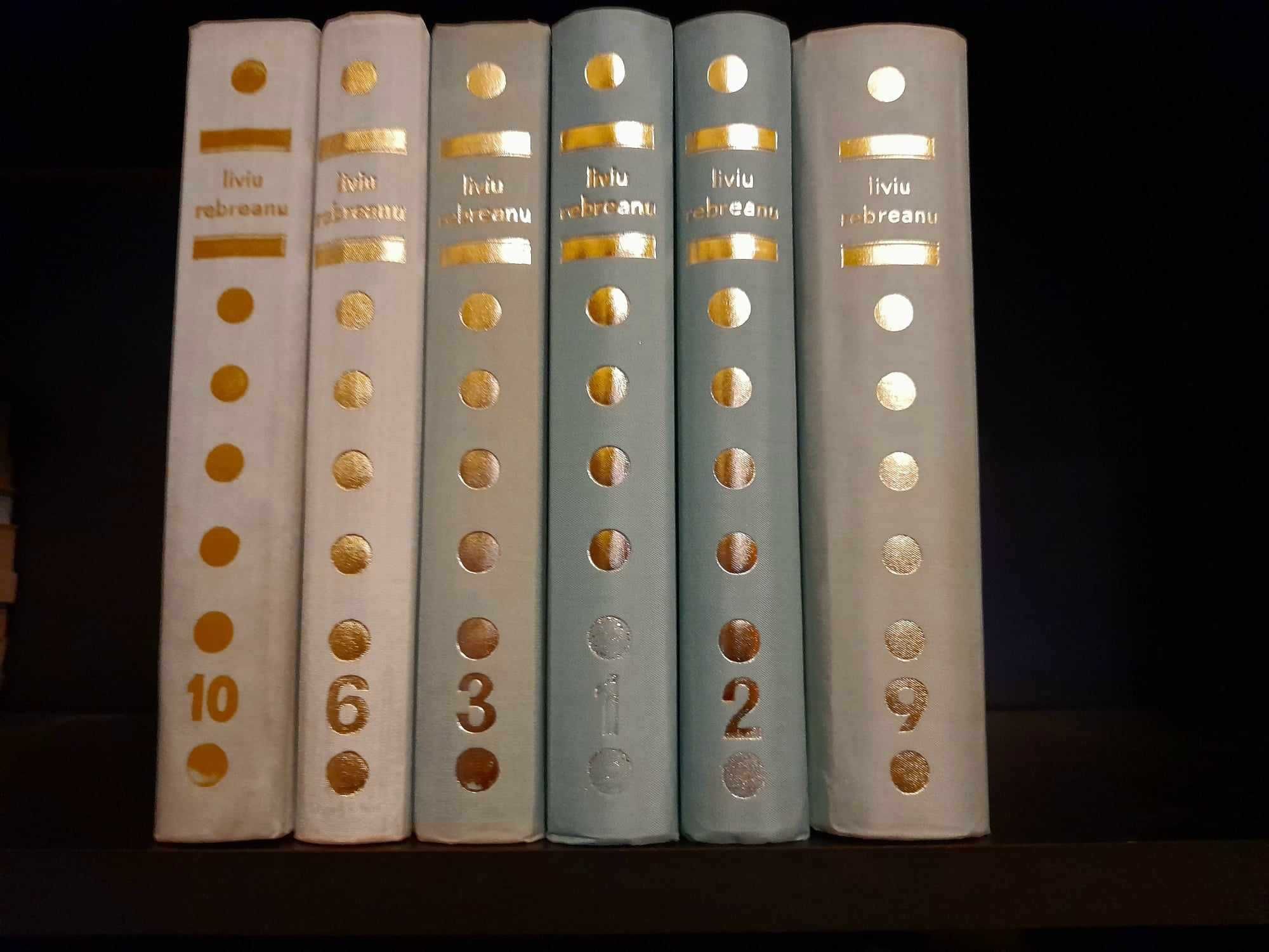 5 vol. Scrieri de E. Lovinescu, 6 Opere de L. Rebreanu.