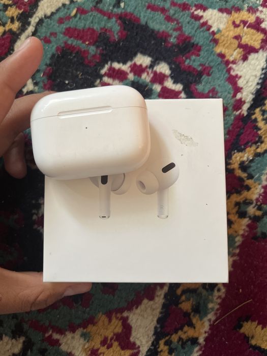 Air pods pro жағдайы жақсы каробка бәрі бар
