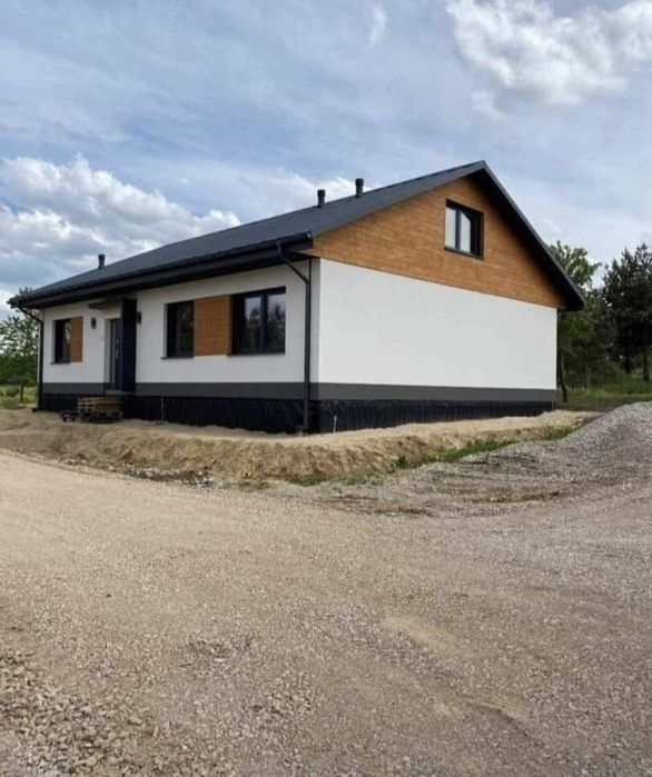 Casa, garaje auto, containere pe structura metalica si panou sandwich