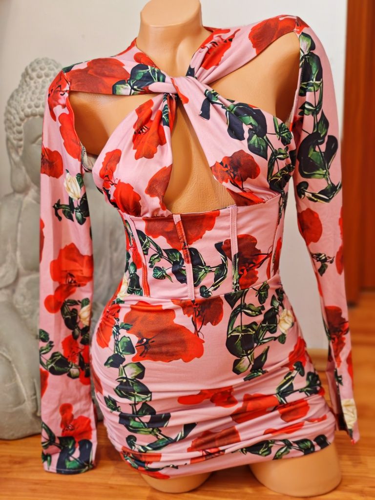 Rochie cu flori mărimea S