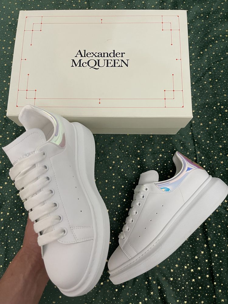 ALEXANDER Mcqueen Holographic