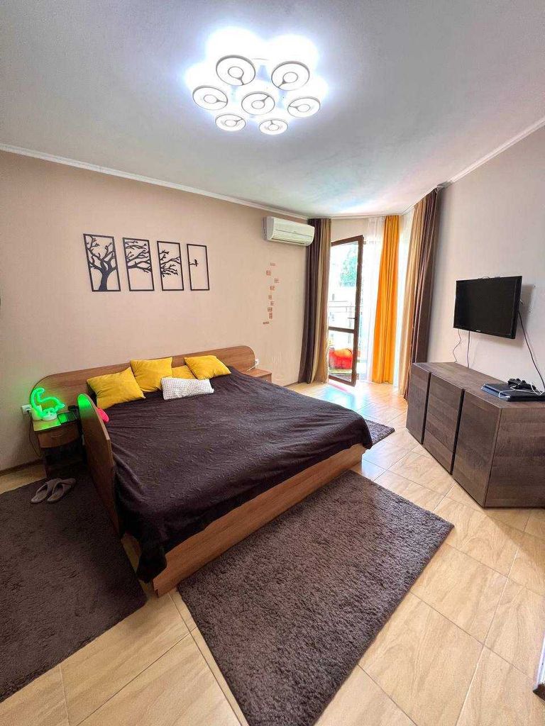 Продава се Тристаен апартамент в к.к. Слънчев бряг - 85 кв.м за 1024 €/кв.м - Снимка #2