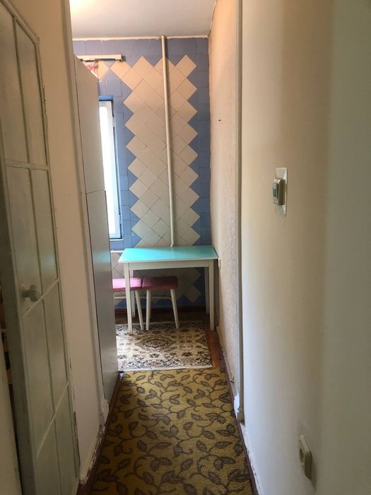 Продам Югнакий 1/2/5 балкон 2*3(под аренду готовая)или жить