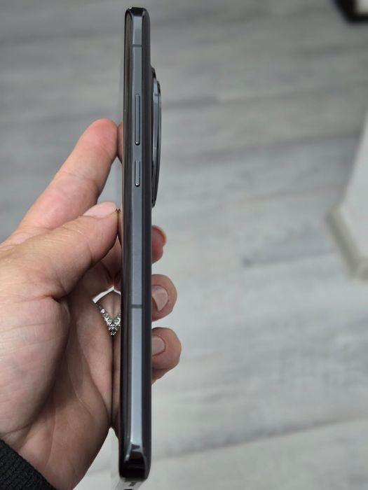 Vând Honor Magic 6 pro black