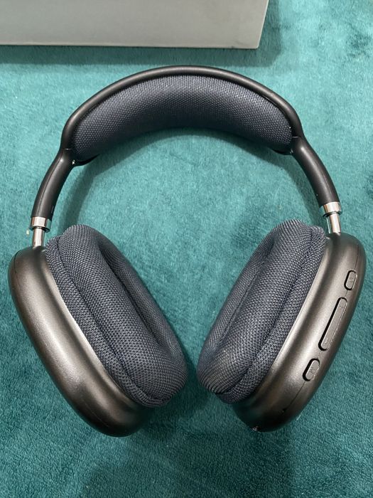 căști over-ear wireless cu tehnologie Bluetooth