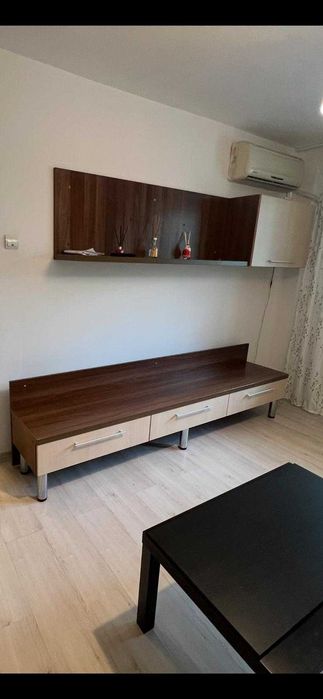 vand mobila bucatarie si living , canapea, ieftina, impecabila
