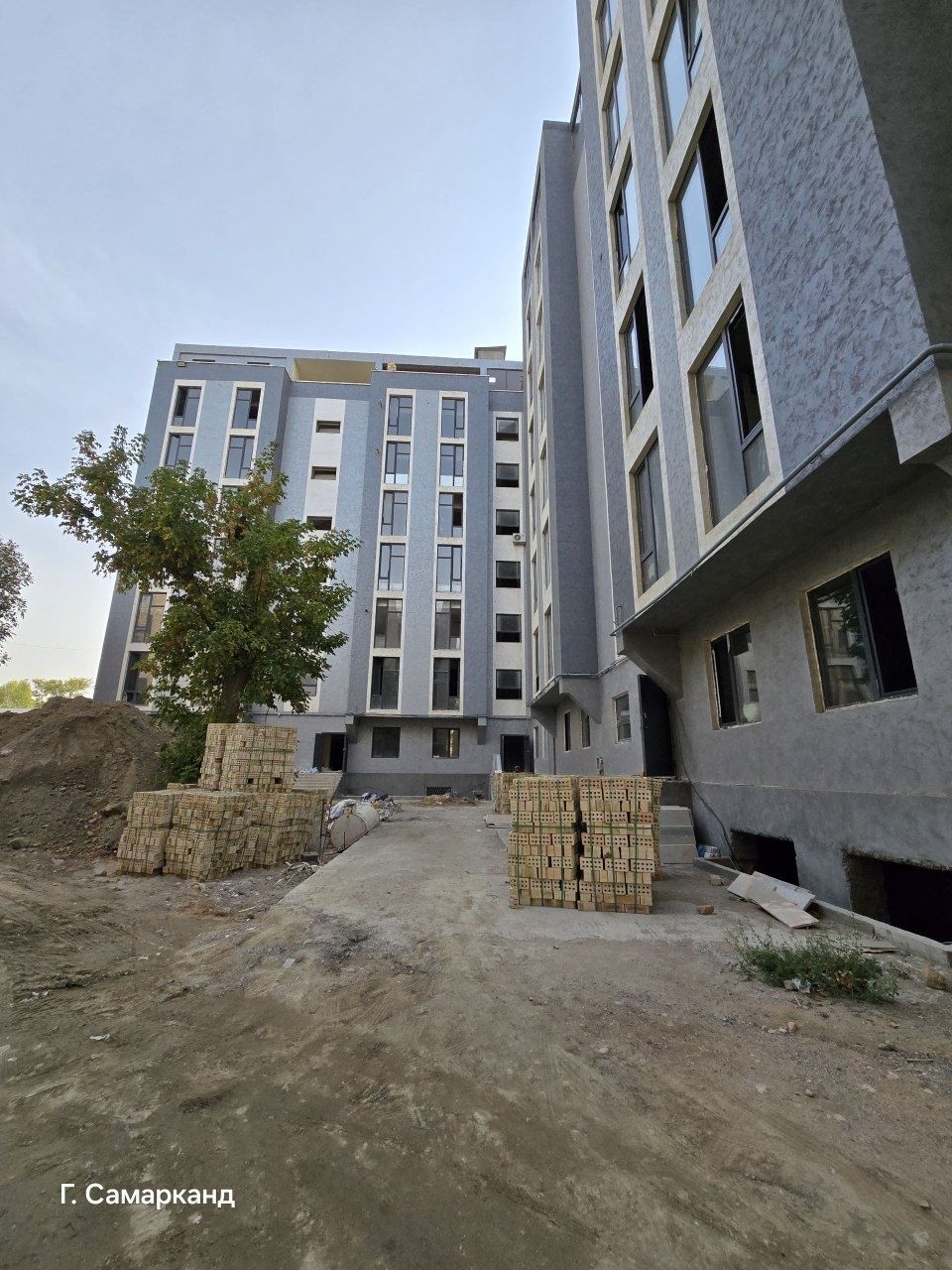 Продаётся 2 ком кв Новостройка  71 кв Азиз Базар Гагарина